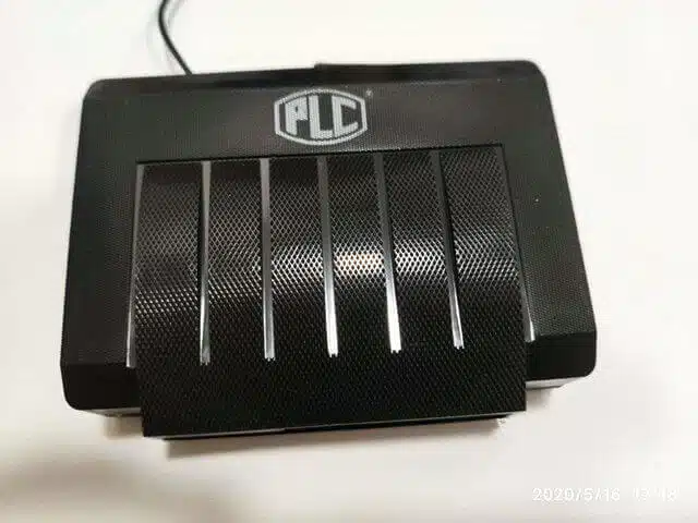 Contrôleur logique programmable pour le manège pendulaire